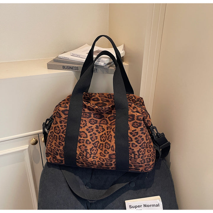 Stylischer Wochenendtasche
