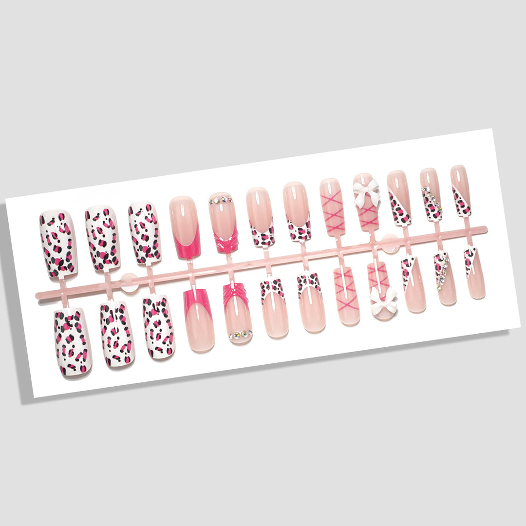 Künstlerisches Press-On Nagelkunst Set
