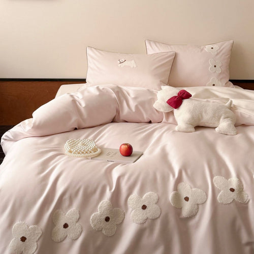 Wendbare Baumwollsatin-Bettbezuggarnitur mit applizierten Blumenmotiven und Hunde‑Applikation
