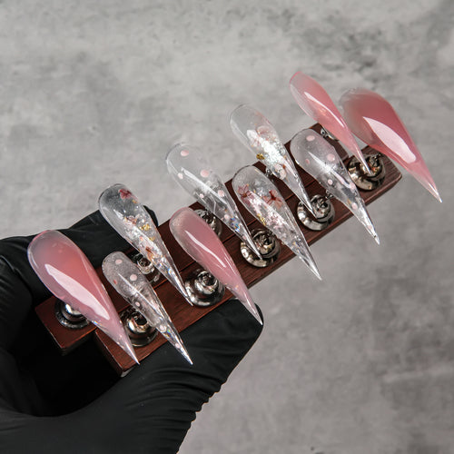 Stiletto Press-On Nail Art Set mit stilvollen metallischen Akzenten