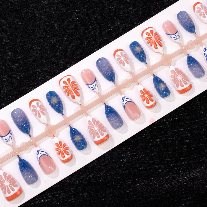 Kreatives Floral Press-On-Nagelset