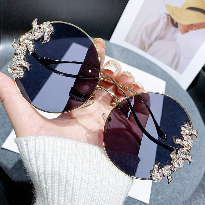 Damen Glamouröse Sonnenbrille mit funkelnden Strass-Details Karnz