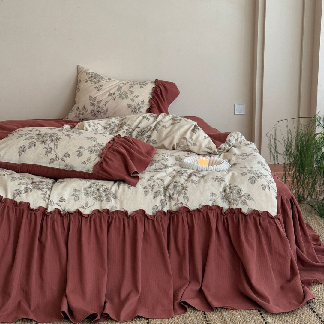 Romantisches Bettwäsche-Set mit Volant und Vintage-Blumenmuster