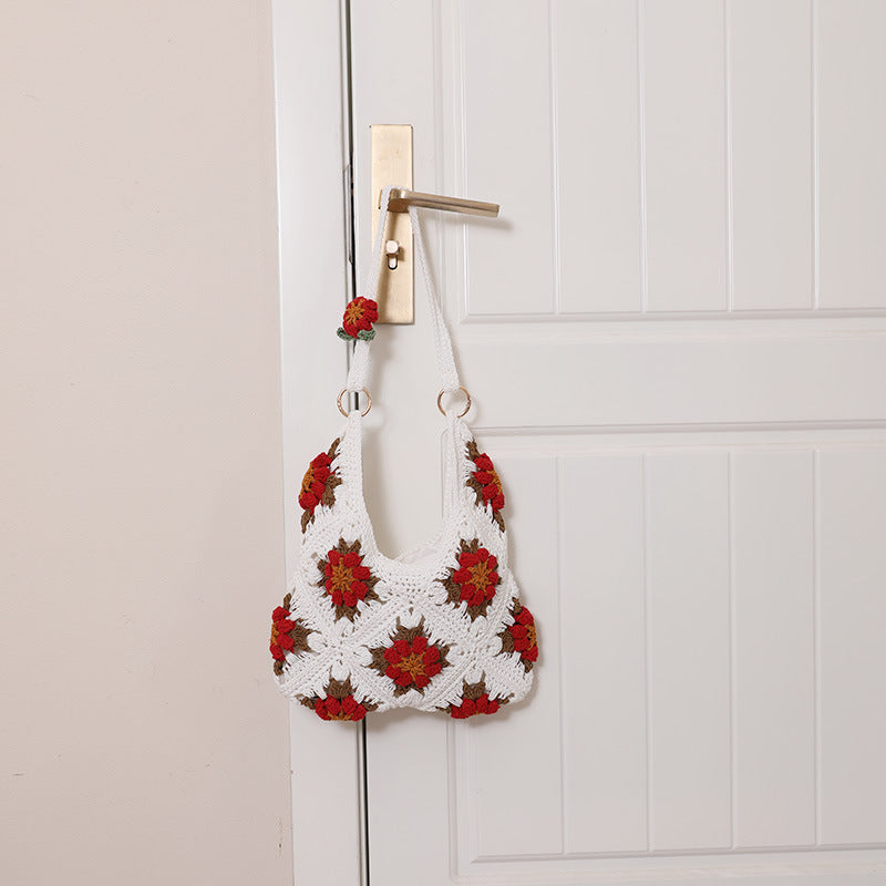 Damen Handgeknüpfte Schultertasche mit floralen Akzenten Karnz