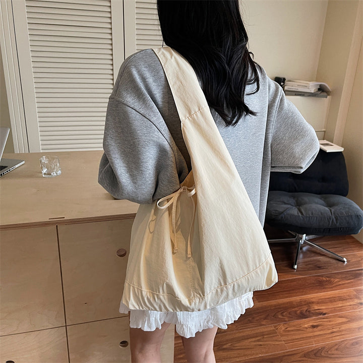 Lässiger verstellbarer Sling Tote