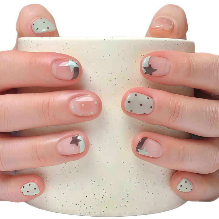 Künstlerisches Press-On-Nagelset mit geometrischen Mustern Karnz