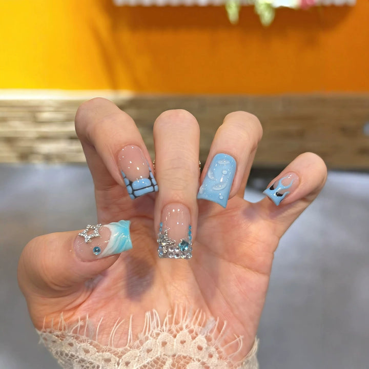Dekoratives Press-On Nagelkunstset mit vom Ozean inspiriertem Design Karnz