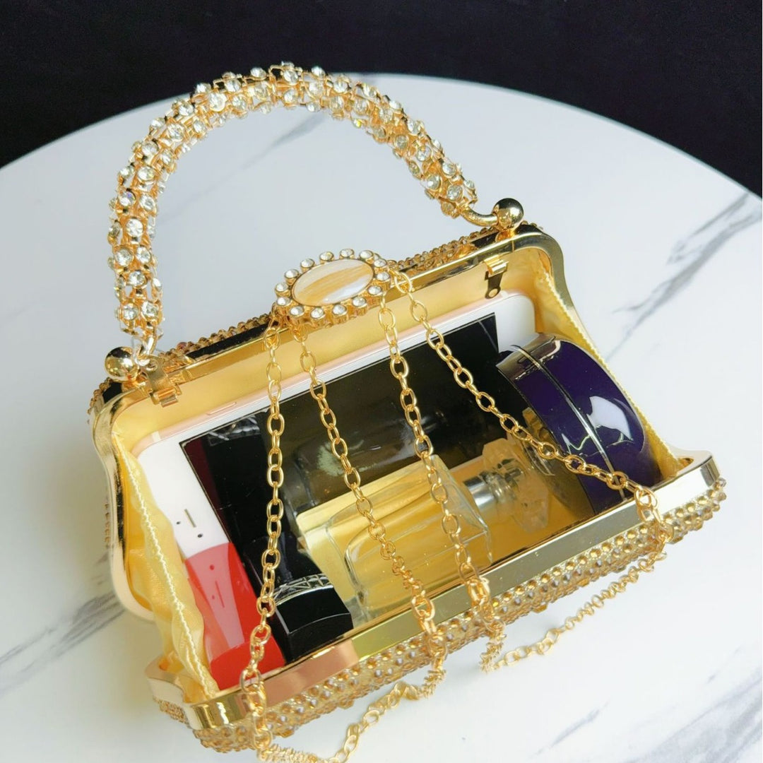 Elegante Handtasche mit Strassverzierungen