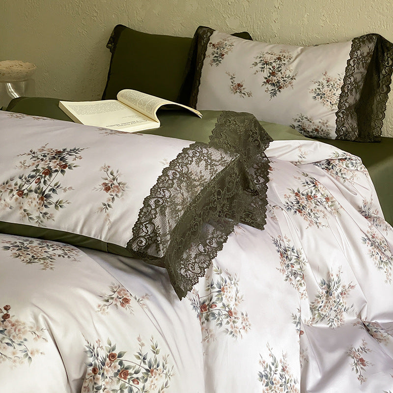 Satin-Bettwäschegarnitur mit floralem Print und zarter Spitzenbordüre