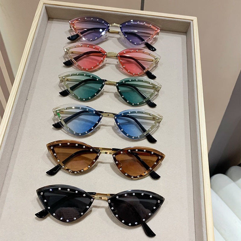 Damen Cat-Eye Sonnenbrille mit funkelnden Kristallakzenten Karnz