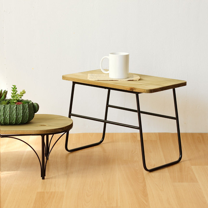 Moderner Couchtisch im minimalistischen Design Karnz