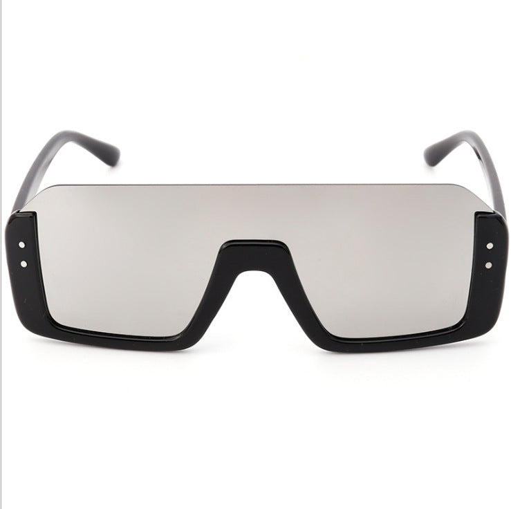 Damen Sportliche Shield-Sonnenbrille mit modernem Design Karnz