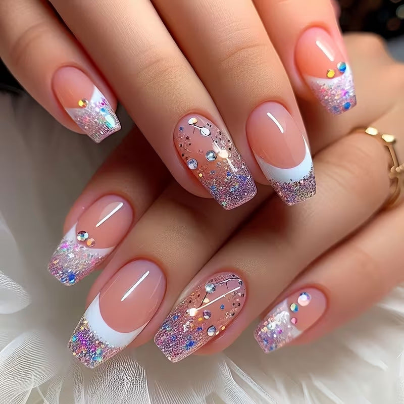Glitzernde Kunstnägel mit Elegante Spitze und Funkelnden Akzenten Karnz