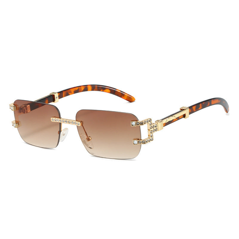 Damen Designer-Sonnenbrille mit einzigartigem Schmuckdetail Karnz