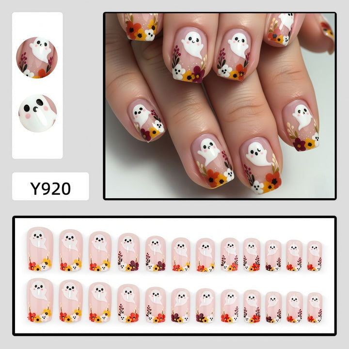Kunstnägel mit Verspieltem Geist-Design Karnz
