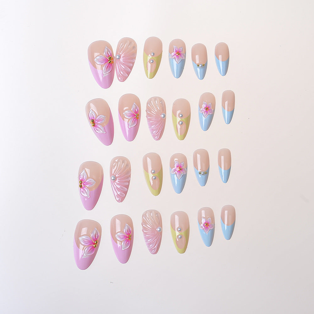 Elegantes floral inspiriertes Press-On-Nagelset Karnz