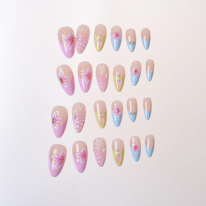 Elegantes floral inspiriertes Press-On-Nagelset Karnz