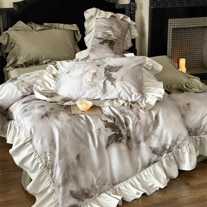 Luxuriöses Satin-Bettwäsche-Set mit Rüschen und Aquarell-Blumen