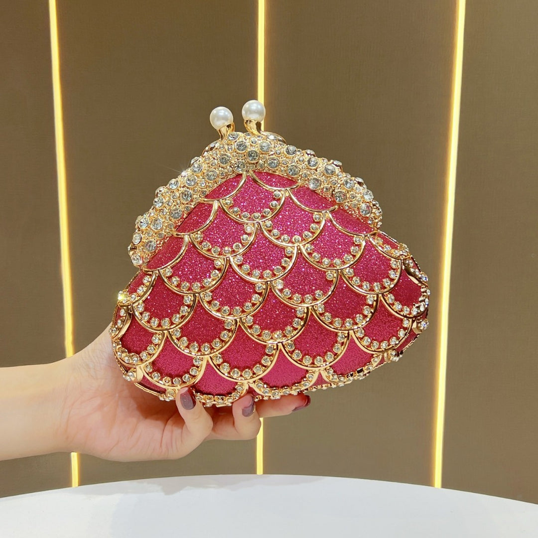 Dekorative mit Perlen akzentuierte Abend-Clutch