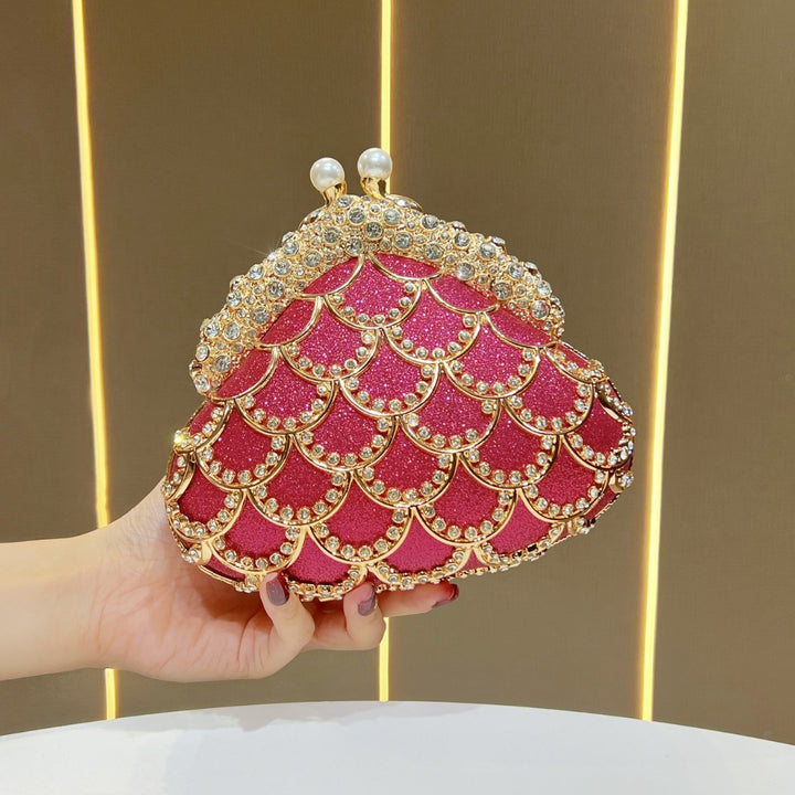 Dekorative mit Perlen akzentuierte Abend-Clutch
