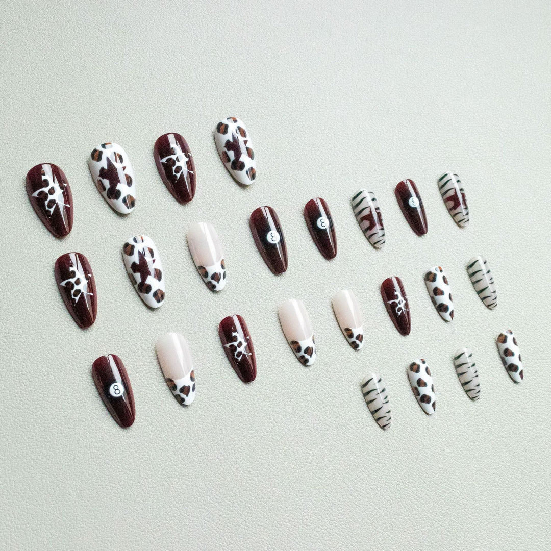 Künstlerisches Tierdruck Nageldesign-Set
