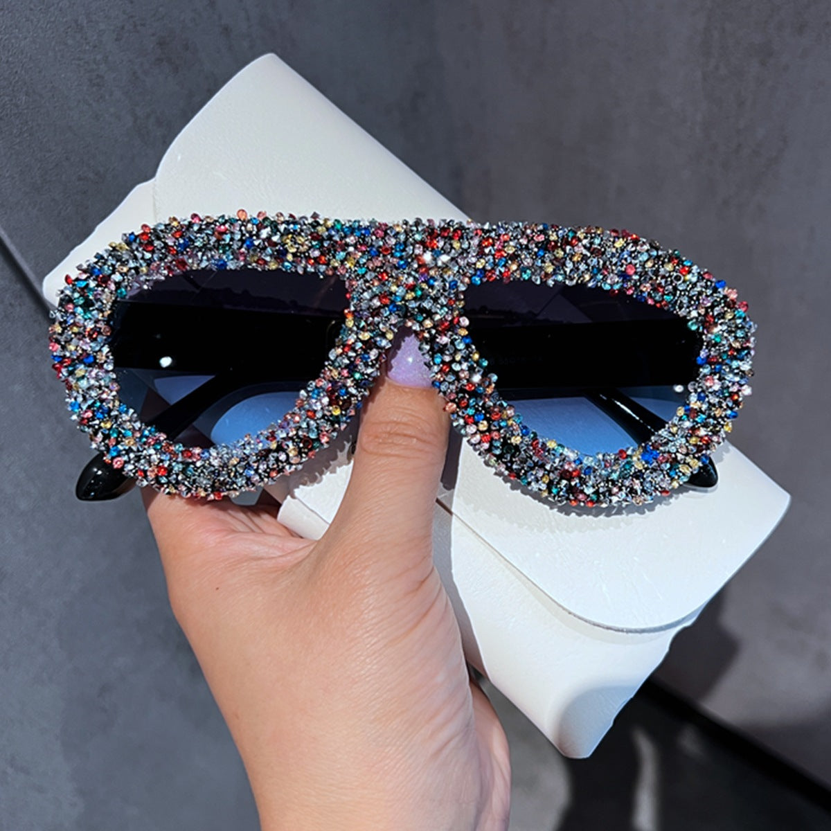 Damen Sonnenbrille mit extravagantem Kristallbesatz Karnz