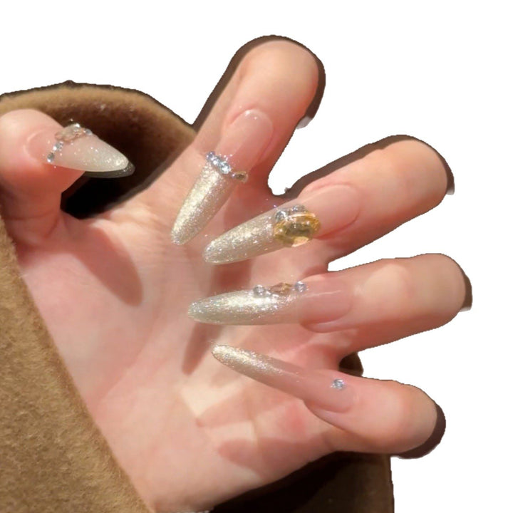 Elegante Glitzerpress-on-Nagelerweiterungen Karnz
