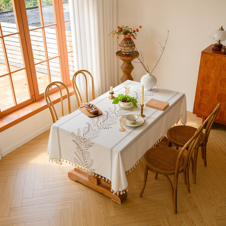 Bestickte Tischdecke
