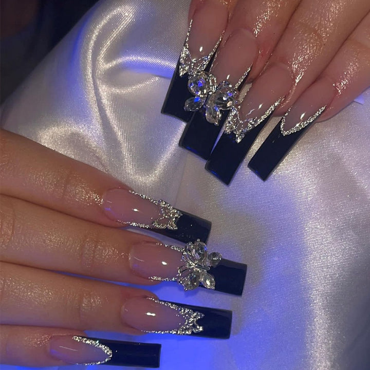 Kunstnagelset mit stilvollen 3D-Verzierungen Karnz