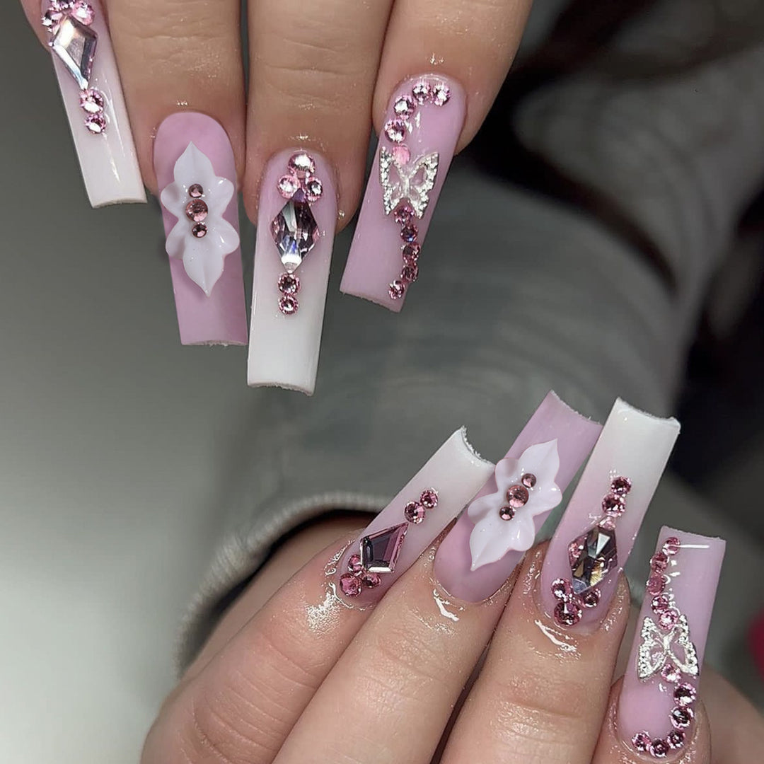 Dekorative Press-On Nagelkunst Verlängerungen Karnz