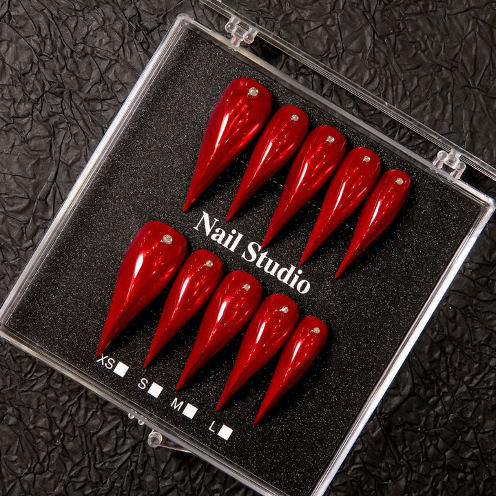 Stiletto Press-On Nail Set mit Edelstein Akzenten