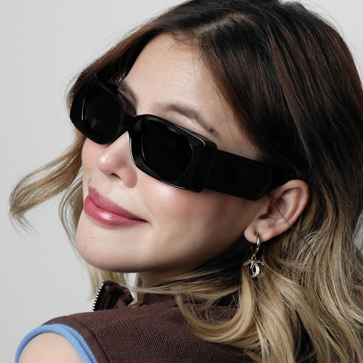 Damen modische quadratische Sonnenbrille mit transparentem Rahmen und schützendem UV-Filter Karnz