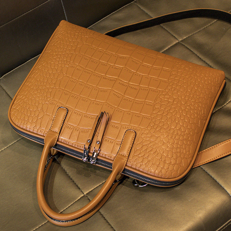 Elegante Laptop-Tasche Im Luxuriösen Krokodil-Look Karnz