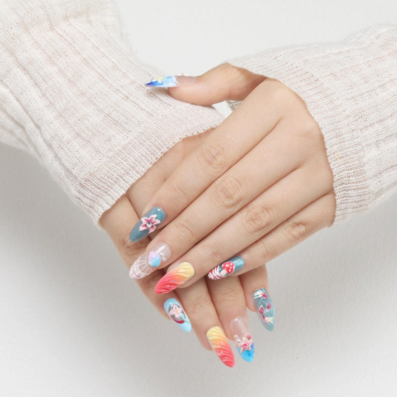 Kunstvolle Nageldesigns mit maritimen Motiven Karnz