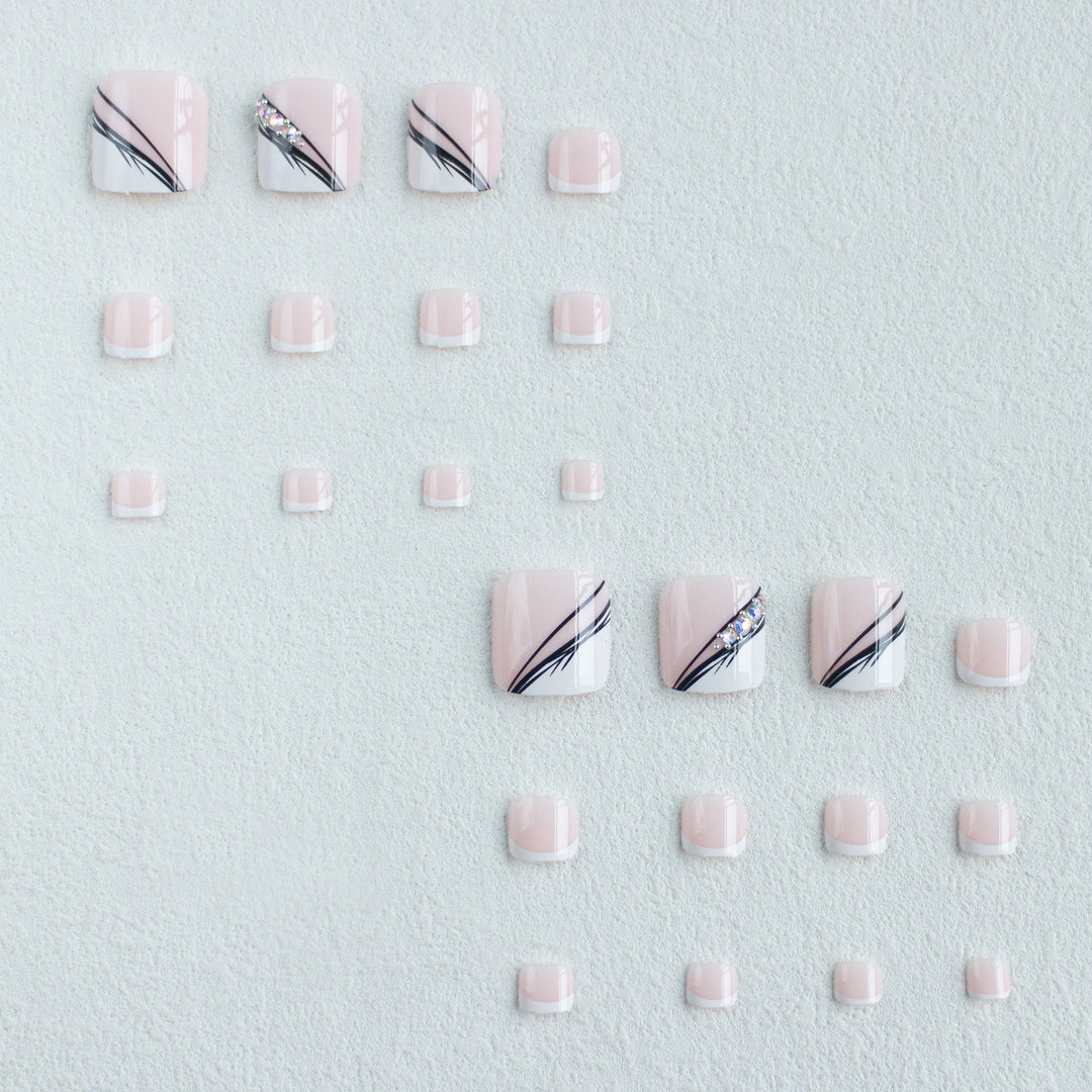 Elegante Französische Spitzen-Pediküre-Nagelkunst
