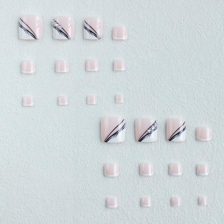 Elegante Französische Spitzen-Pediküre-Nagelkunst