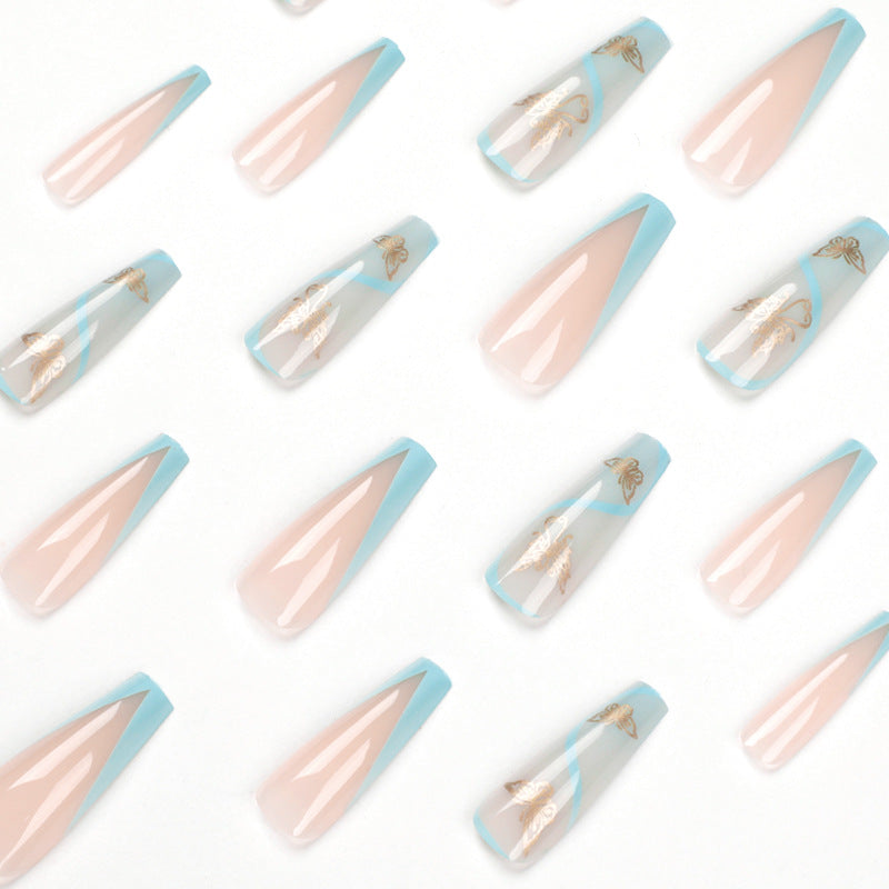 Künstliche Nagelverlängerungen im eleganten Stil mit floralem Design Karnz