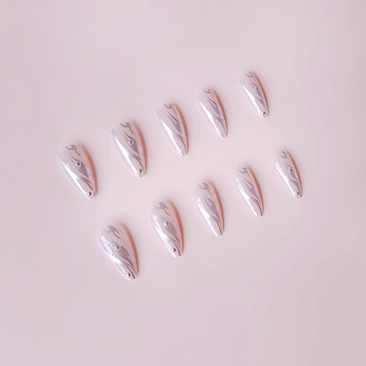 Kunstnagelset mit elegantem Wassertropfen-Design und 3D-Akzenten Karnz