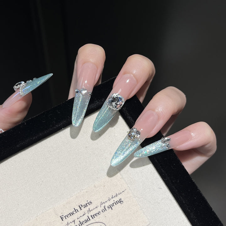 Glamouröse kristallverzierte Stiletto Press-On-Nagelerweiterungen Karnz