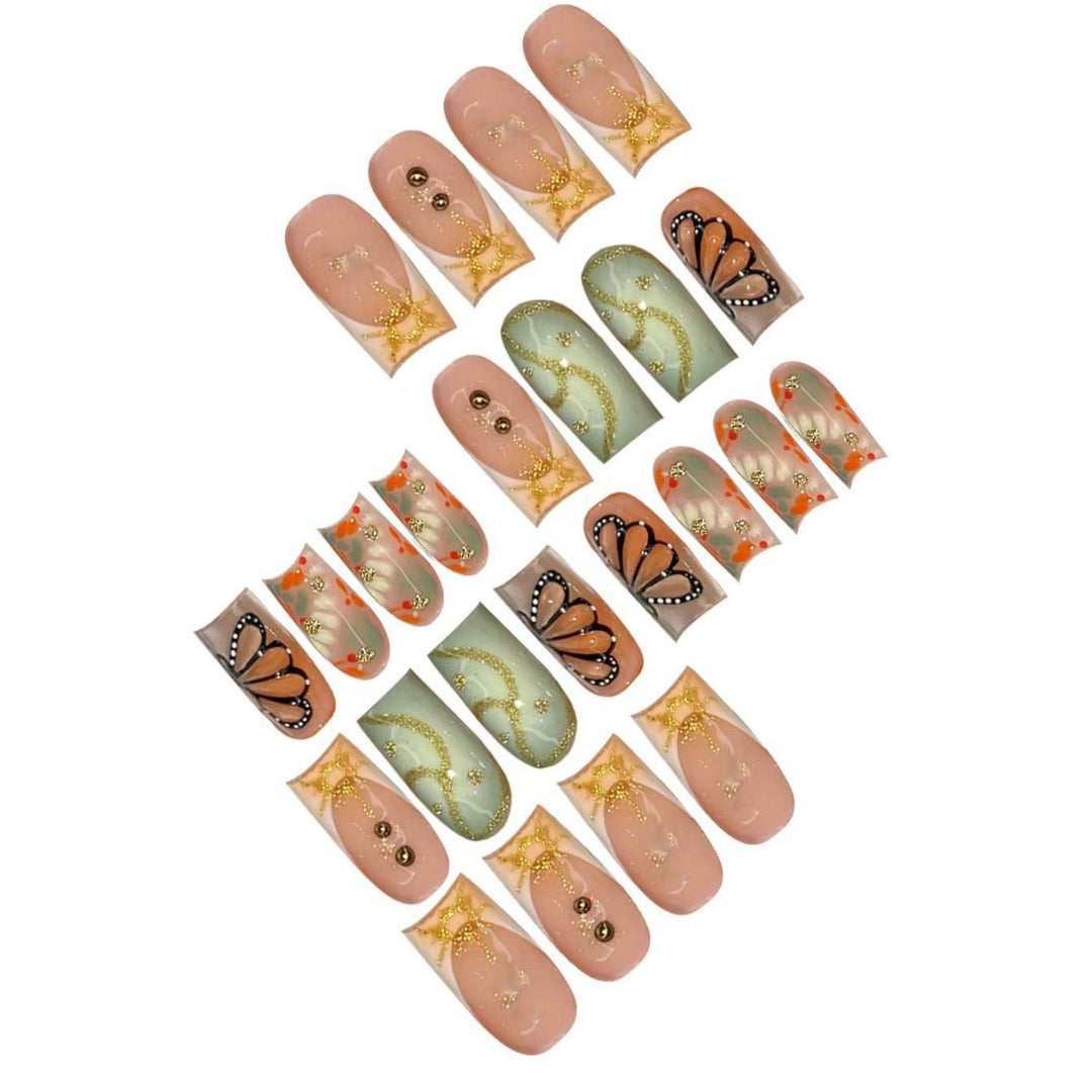 Künstlerisches Acryl-Nageldesign Karnz