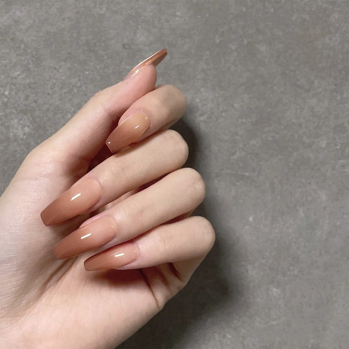Kunstnägel mit elegantem Ombre-Effekt Karnz