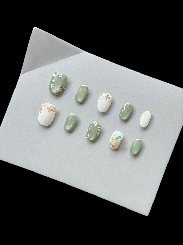 Künstlerisches Blumenglänzendes Press-On Nagelset
