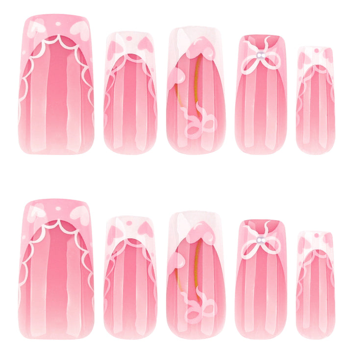 Kunstvolle Nagelverlängerungen mit verspieltem Floraldesign Karnz