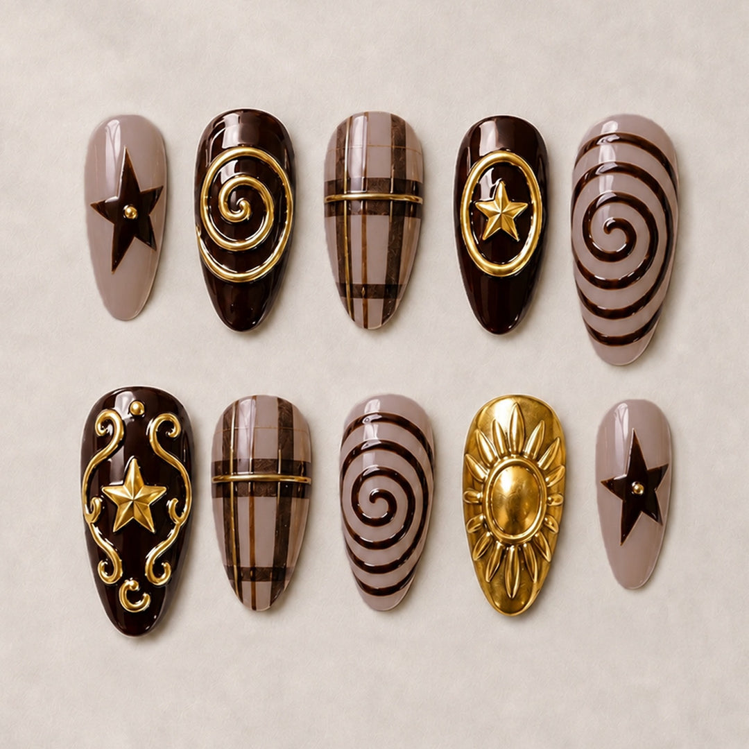 Kunstnagelset mit glamourösen 3D-Verzierungen und stilvollen Akzenten Karnz