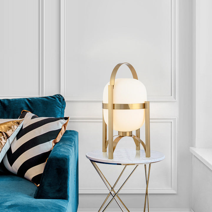 Moderne Tischlampe mit elegantem Design