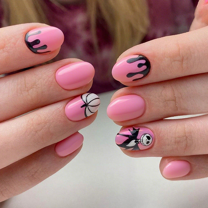 Kunstnagelset mit einzigartigen Halloween-Designs Karnz