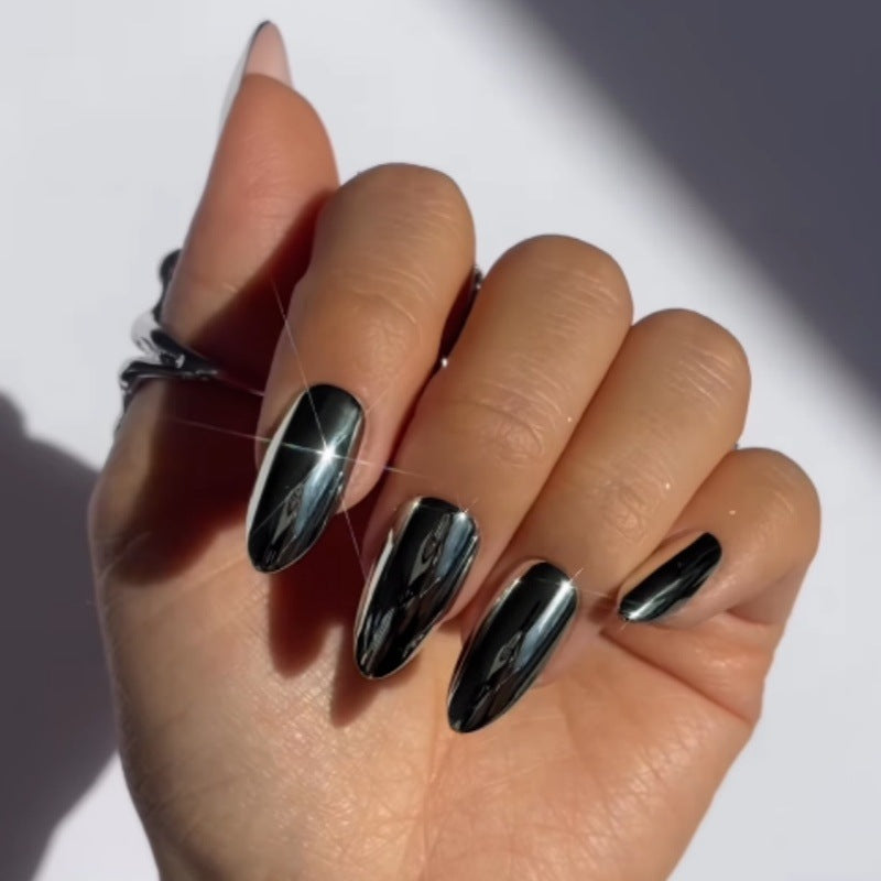 Glänzende schwarze Stiletto Press-On Nägel Karnz