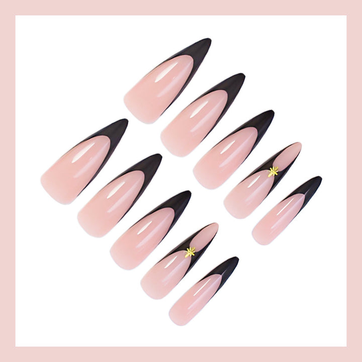 Kunstnagelset mit elegantem Spitzen-Design und Glitzerdetails Karnz