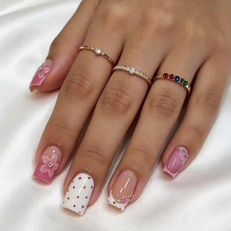 Floral Verziertes Press-On Nagelset Karnz