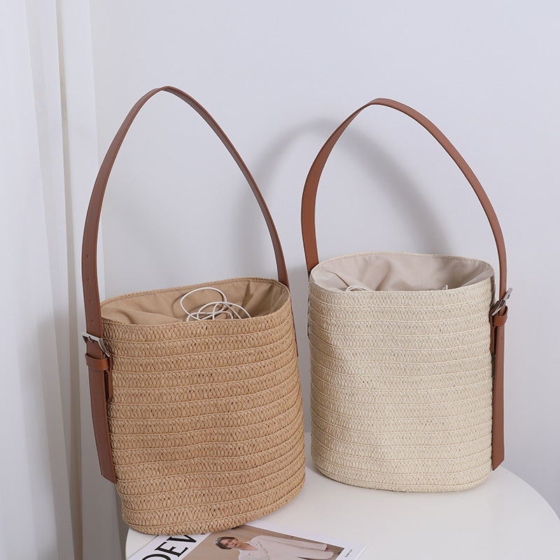 Damen Runde Basttasche mit Lederhenkel Karnz